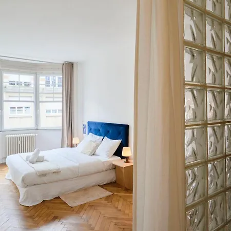 Character 2-bedroom In The Center דירה *