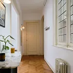 Character 2-bedroom In The Center Apartment