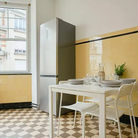 Character 2-bedroom In The Center Apartment Lille