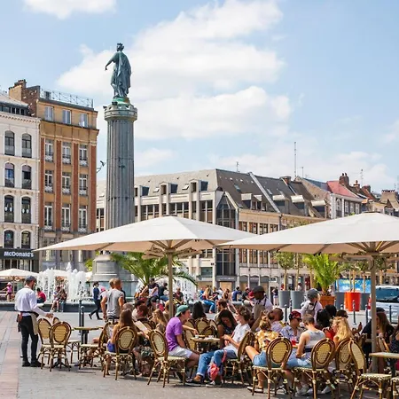 Character 2-bedroom In The Center Apartment Lille