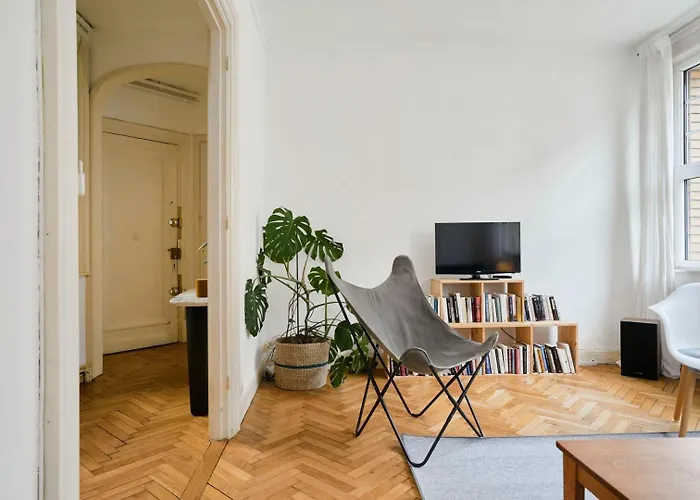Appartamento Character 2-bedroom In The Center *