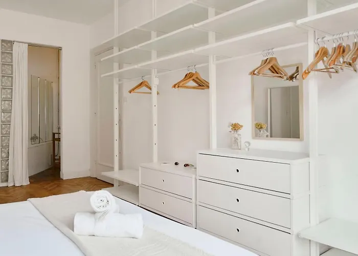 Character 2-bedroom In The Center Лилль